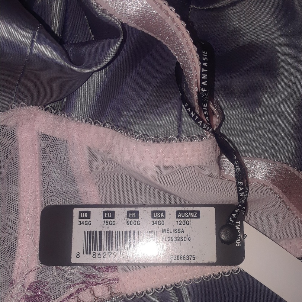 Pink Bra - Picture 5 of 6